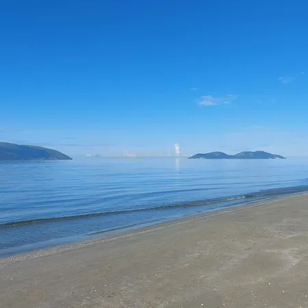 Grace Beachfront アパート Vlorë