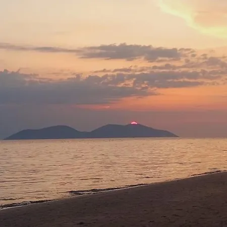 Grace Beachfront شقة