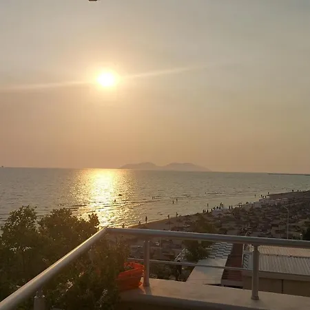 Grace Beachfront アパート *