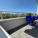 Grace Beachfront Lägenhet